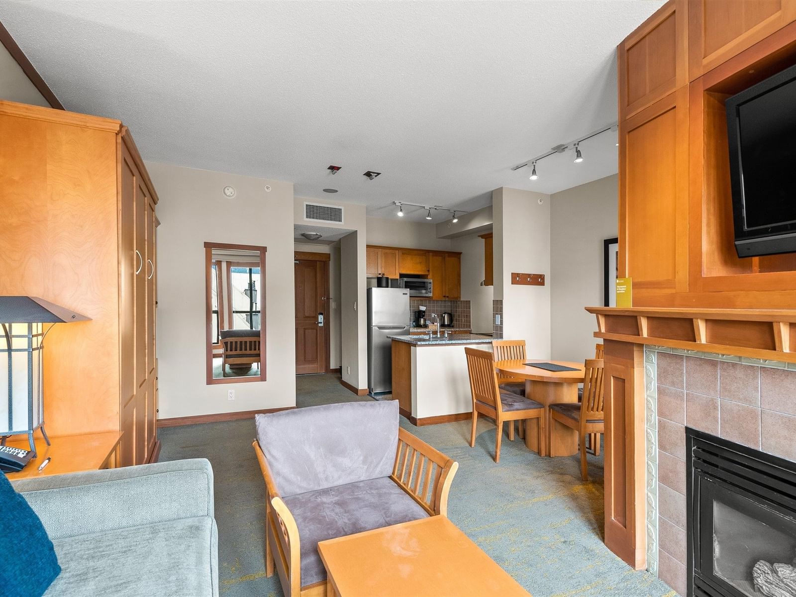 Listing Image 5