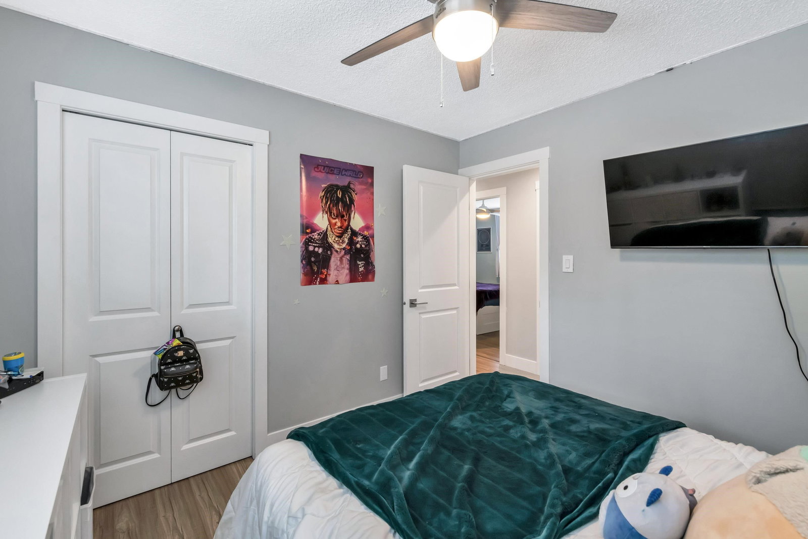 Listing Image 17