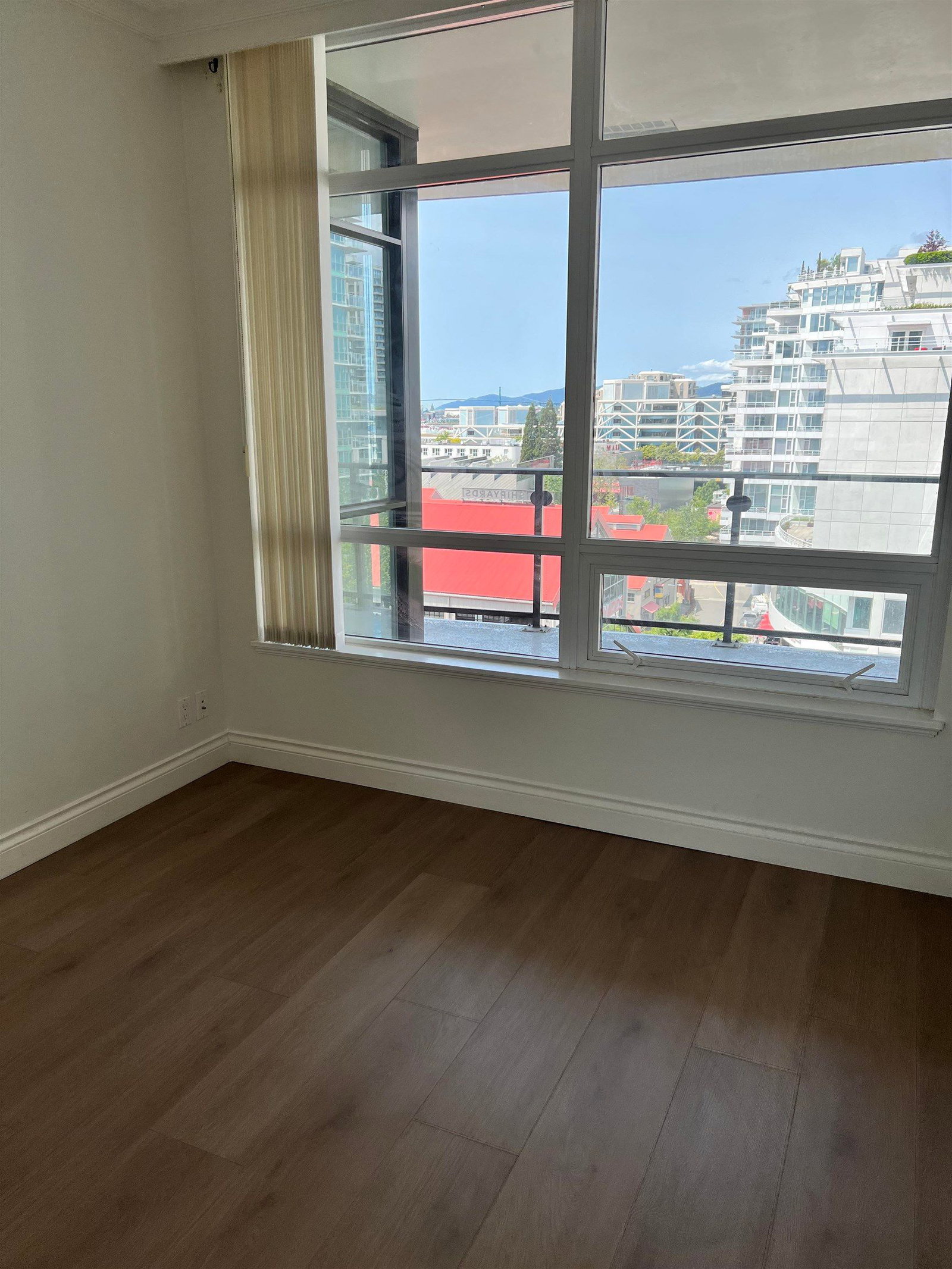Listing Image 17