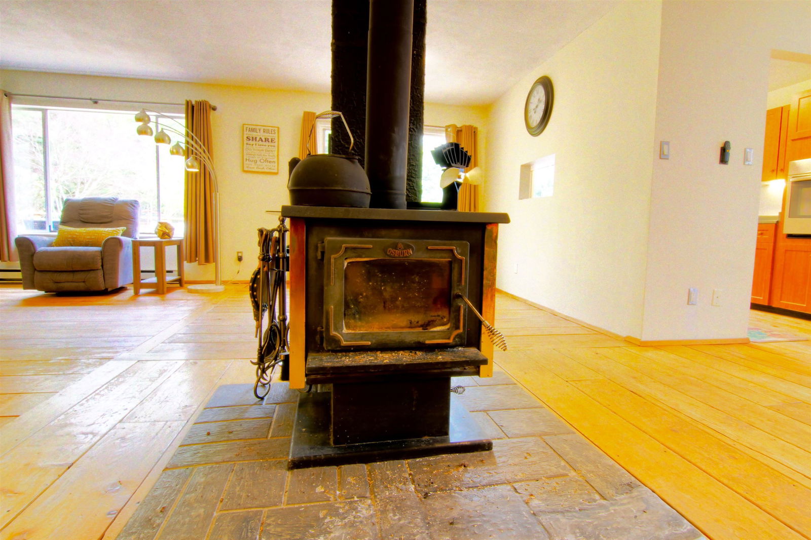 Listing Image 6