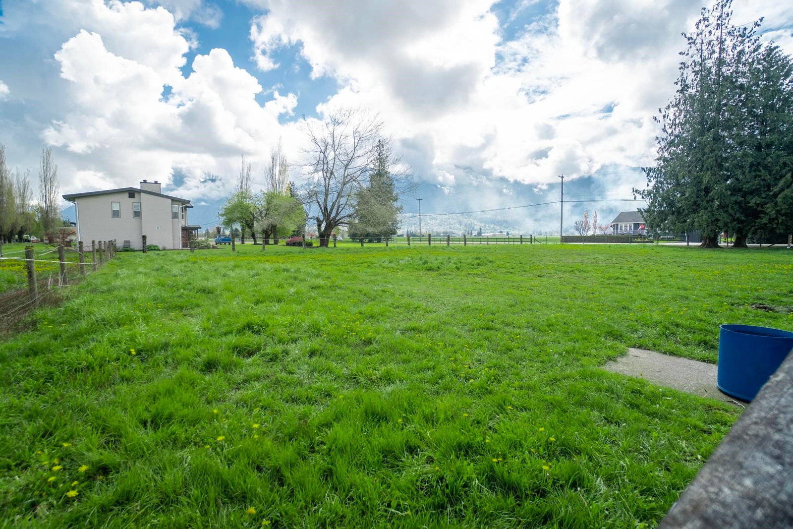 Listing Image 11
