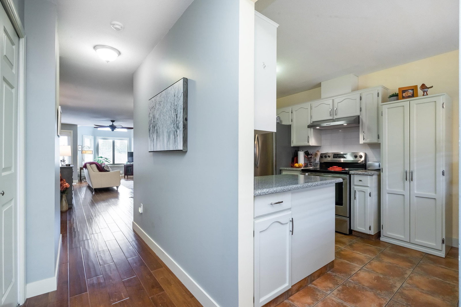 Listing Image 6