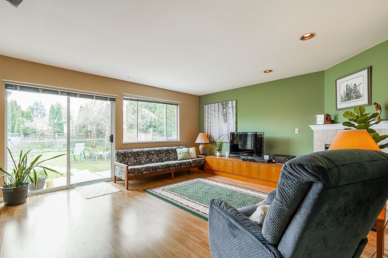 Listing Image 12
