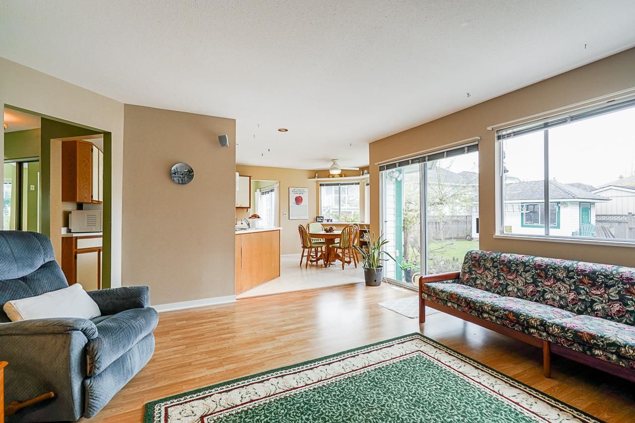 Listing Image 14