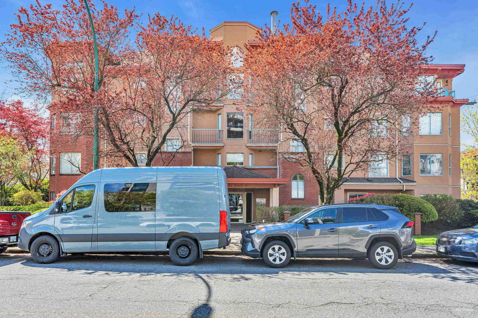 Listing Image 19