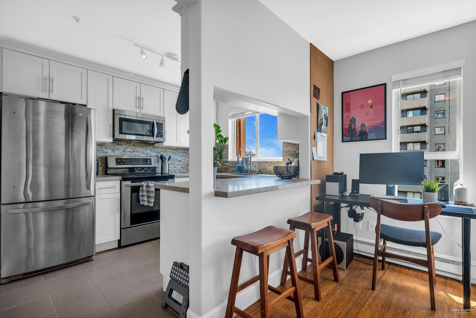 Listing Image 5