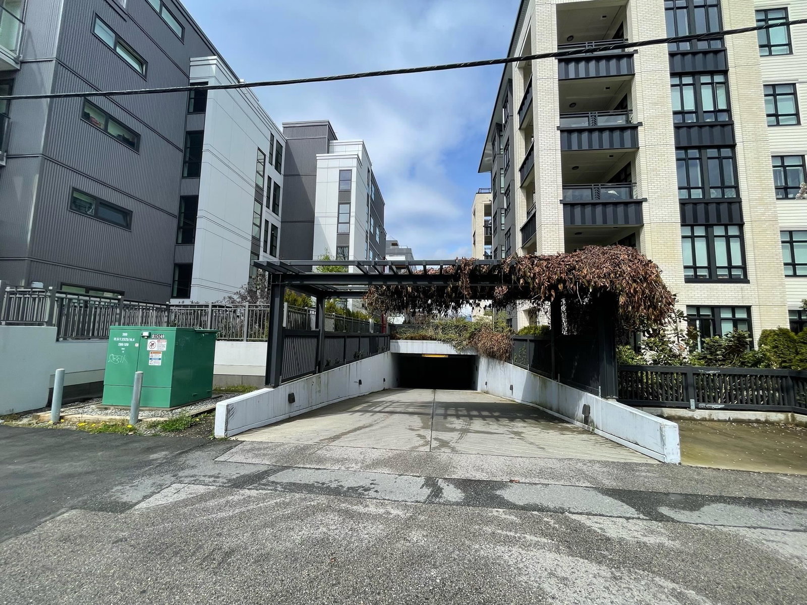 Listing Image 6