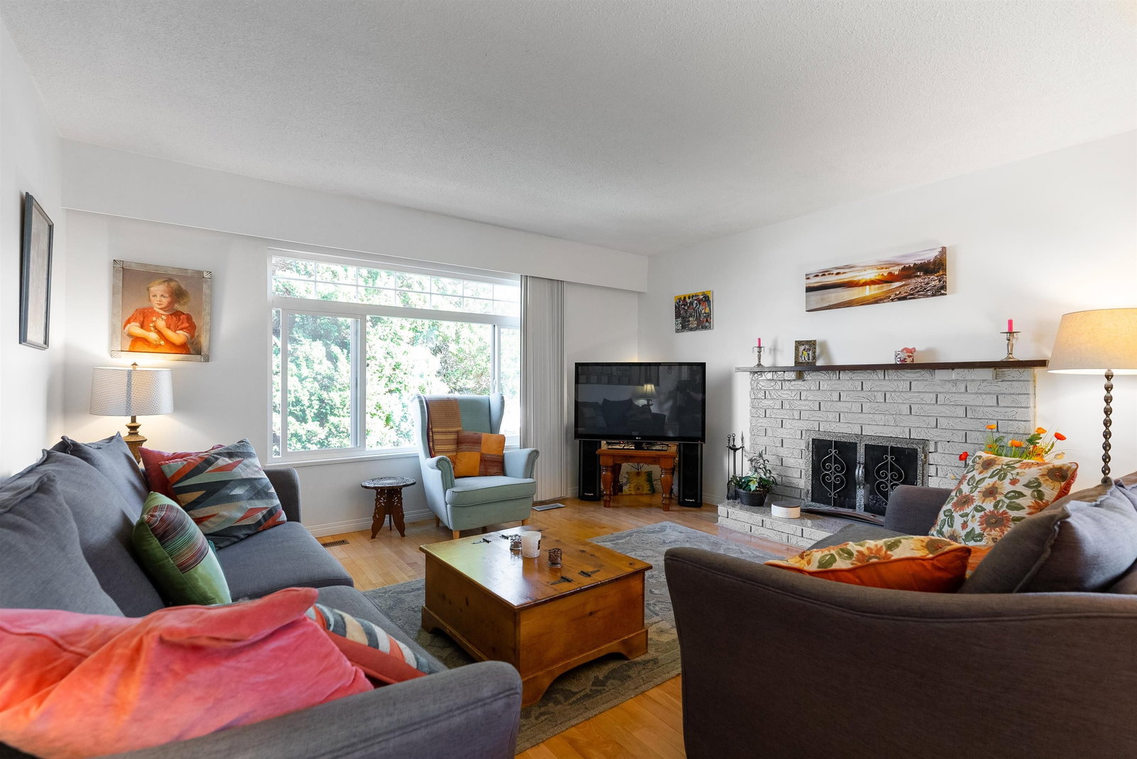 Listing Image 2