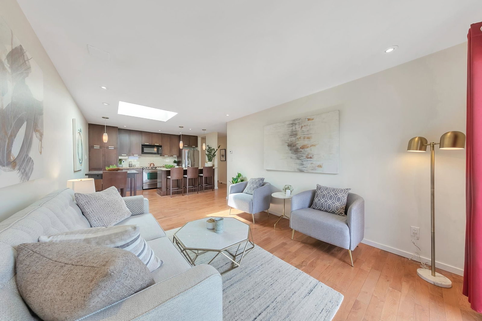 Listing Image 12