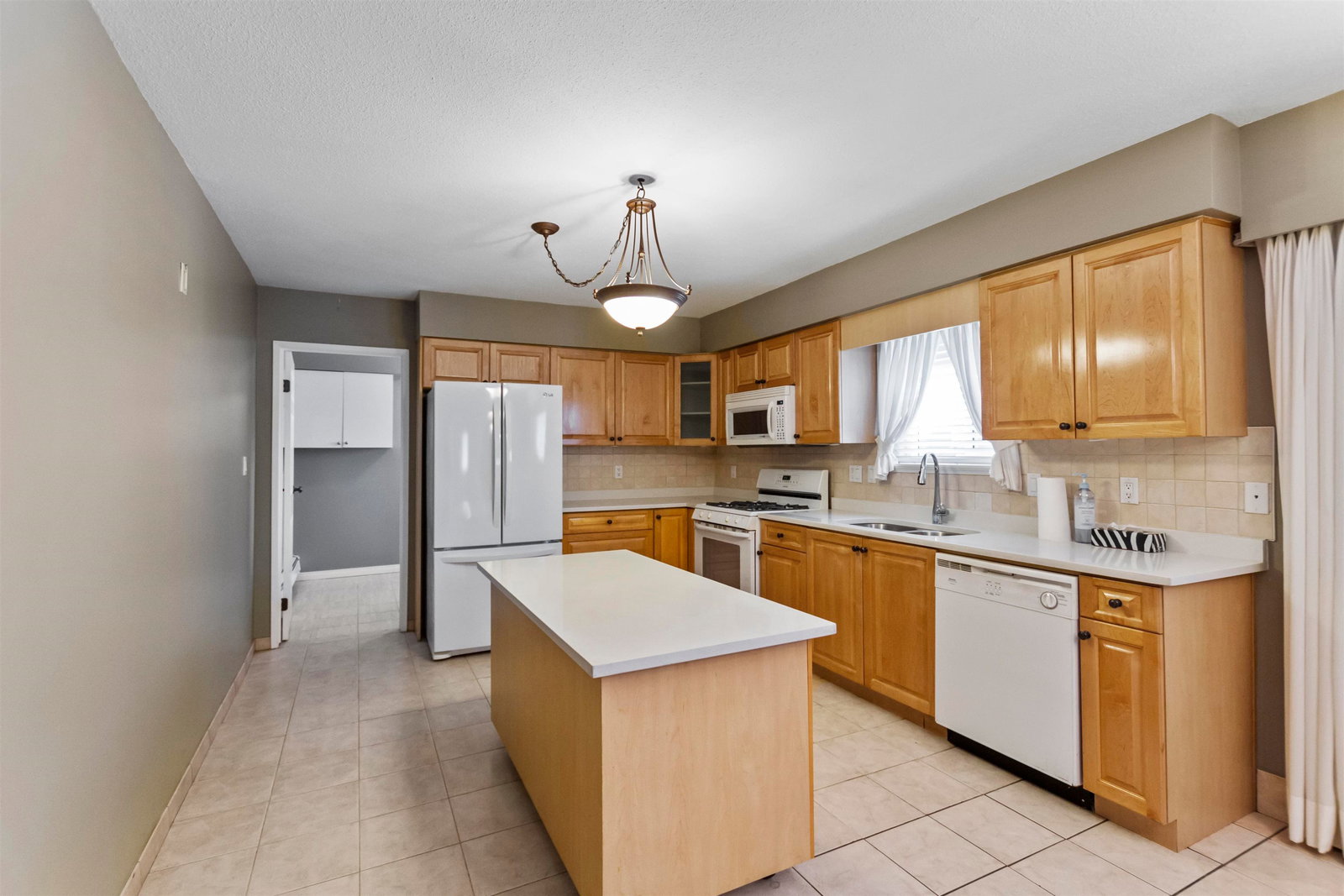 Listing Image 20