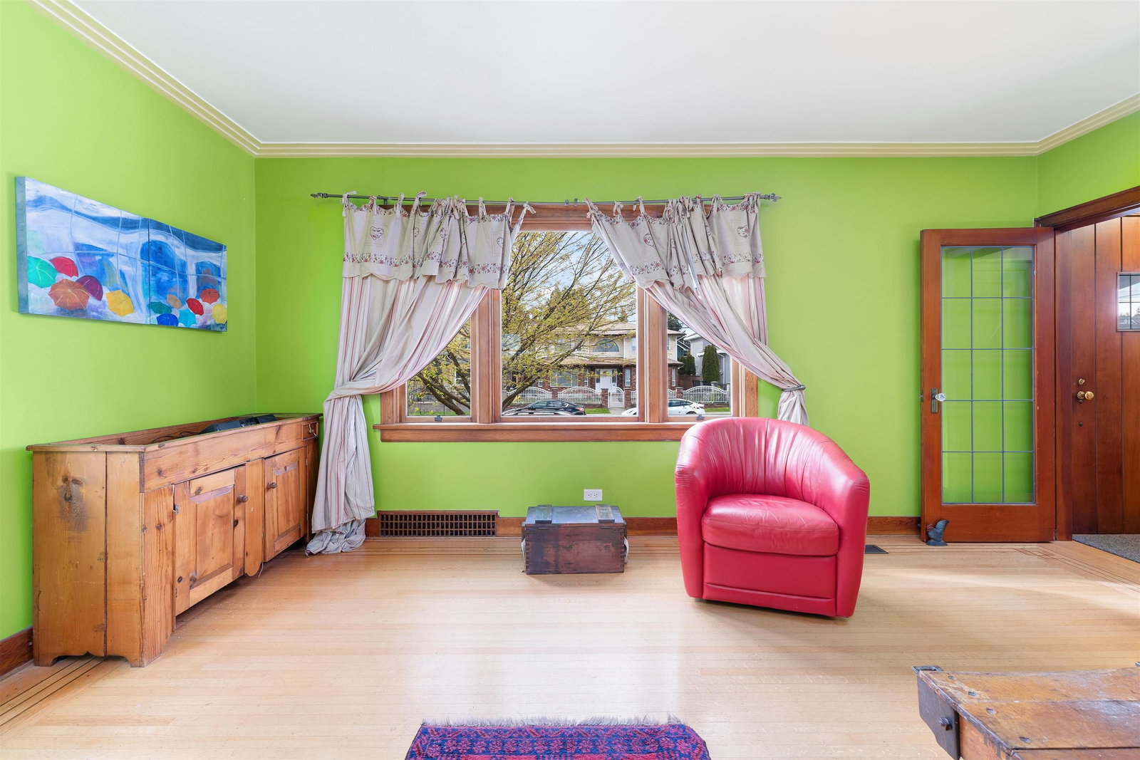 Listing Image 4
