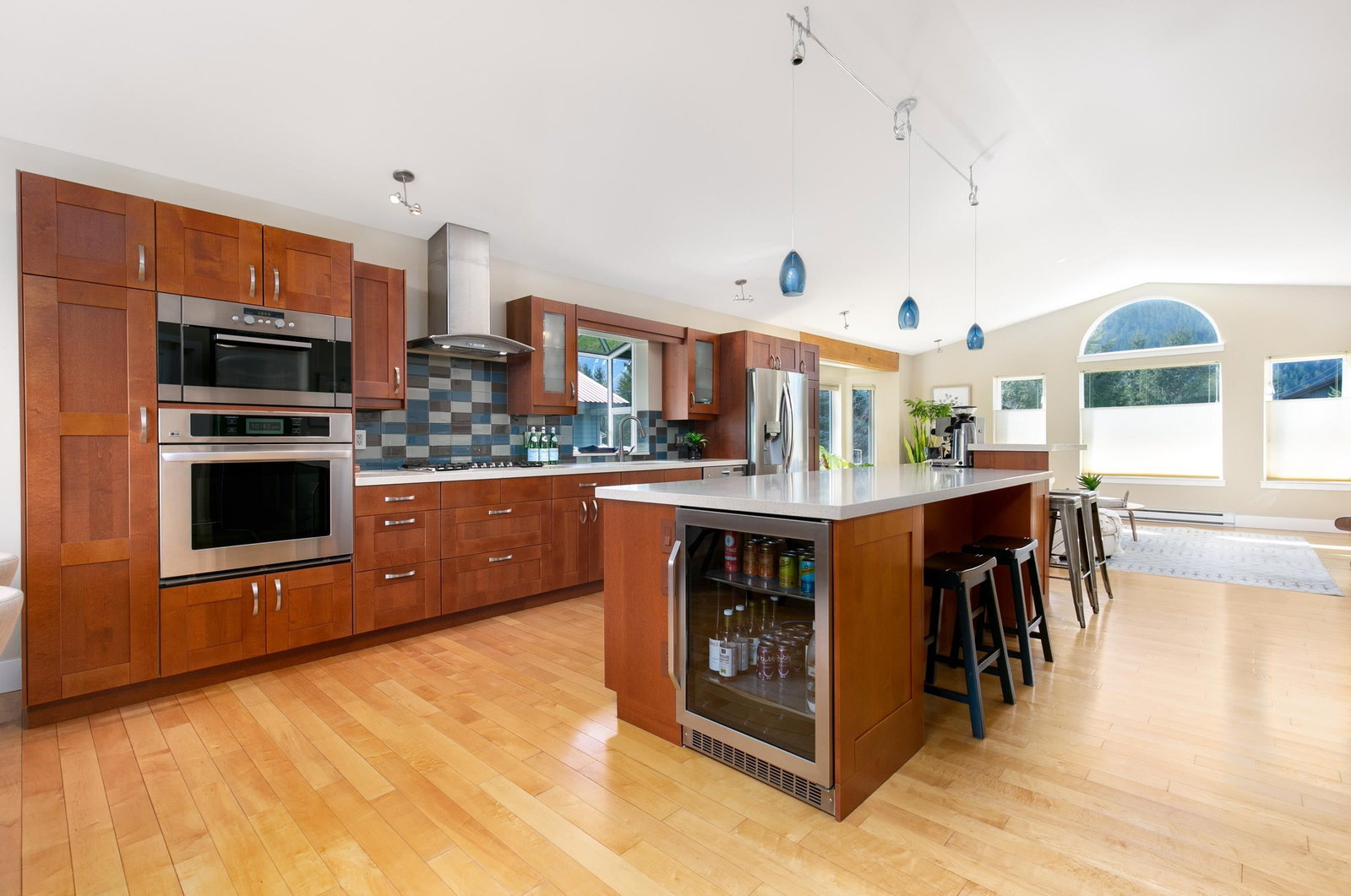 Listing Image 8