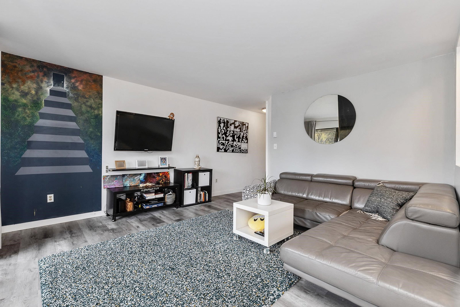 Listing Image 9