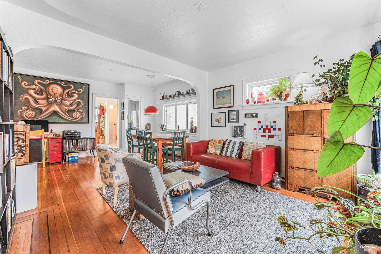 Listing Image 4
