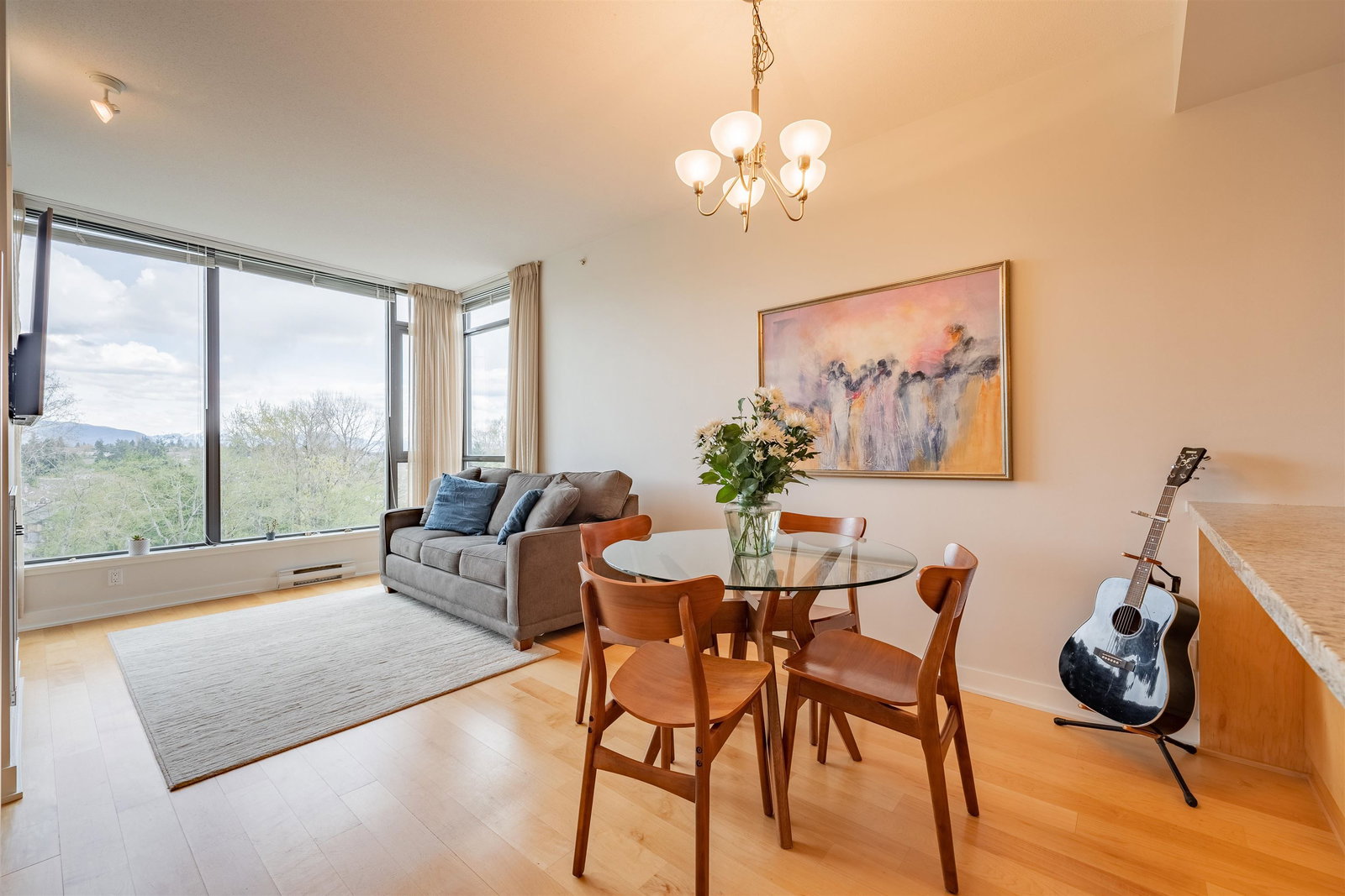 Listing Image 12