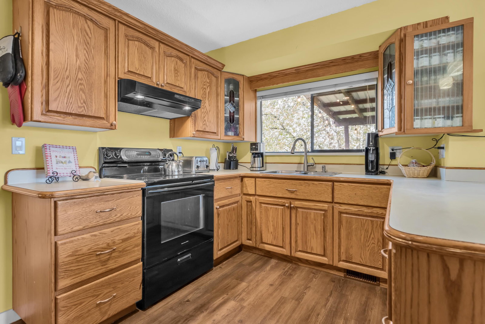 Listing Image 12