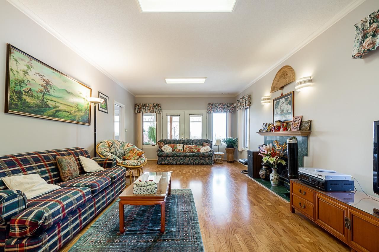 Listing Image 14