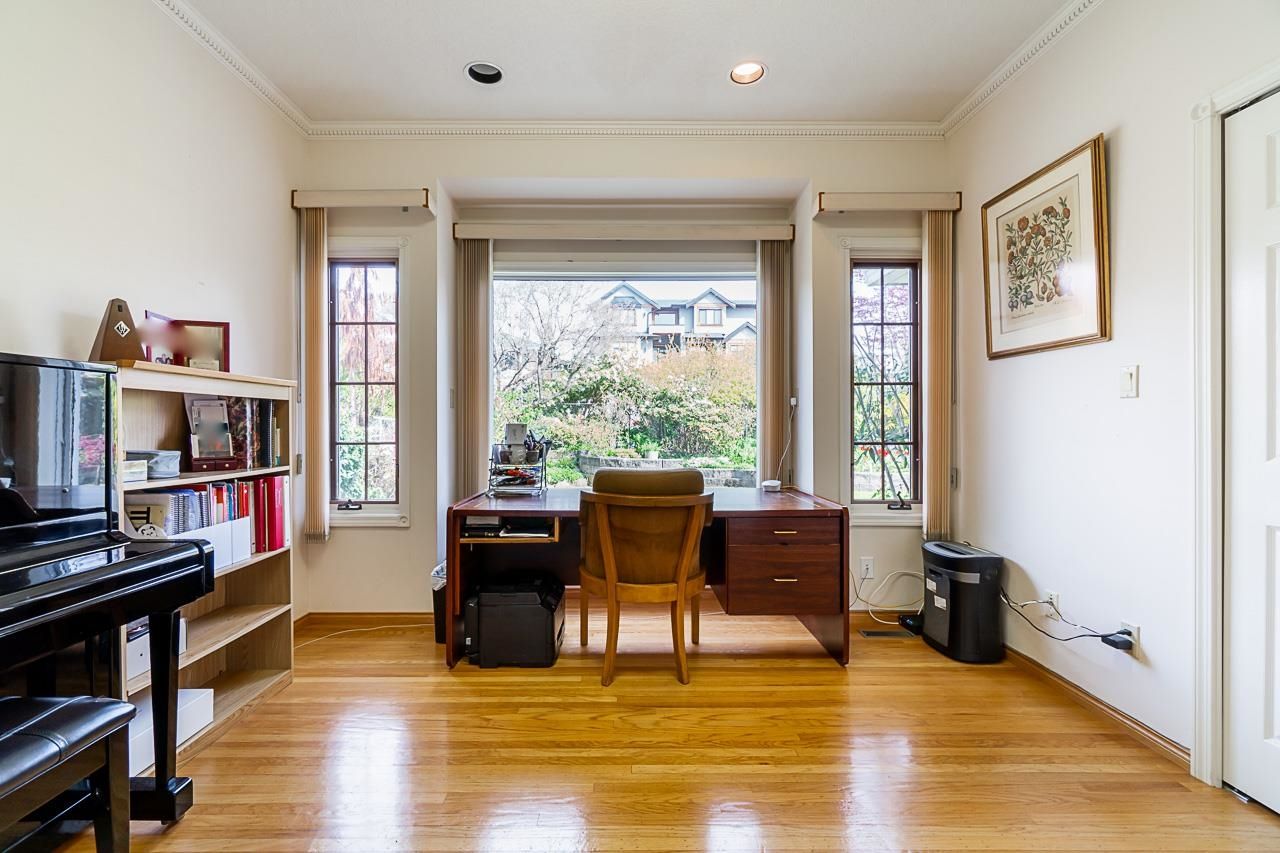 Listing Image 17