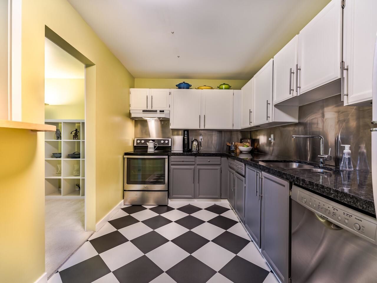 Listing Image 6