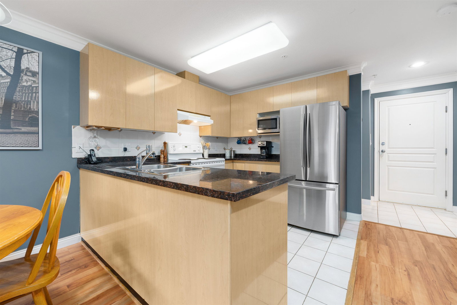 Listing Image 10