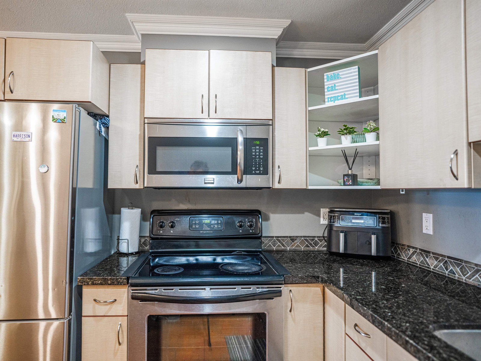 Listing Image 12