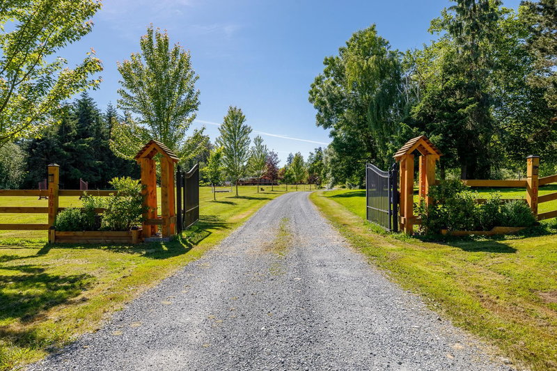 1061 216 Street, Langley, V2Z 1R3 | Image 2