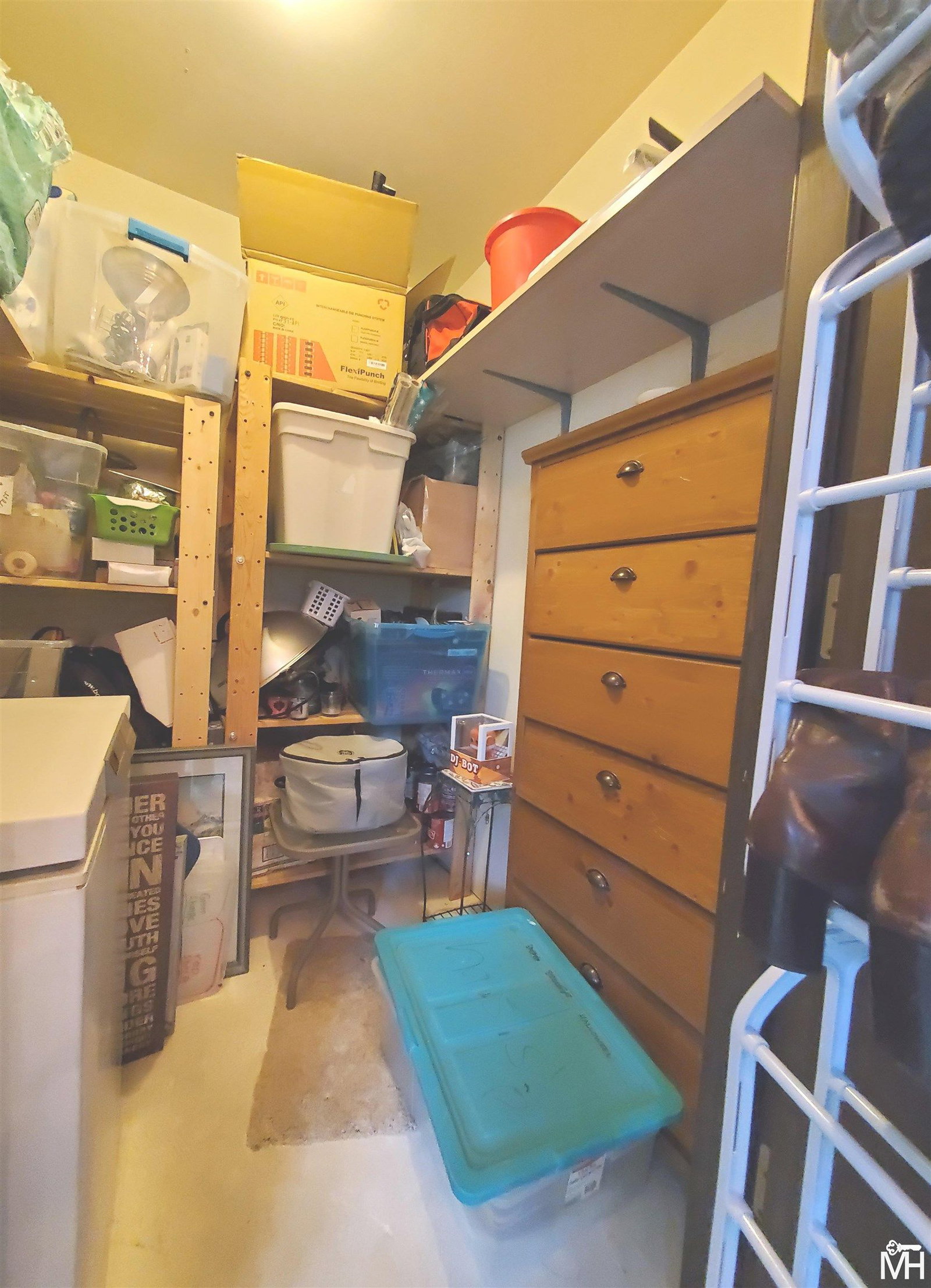Listing Image 8