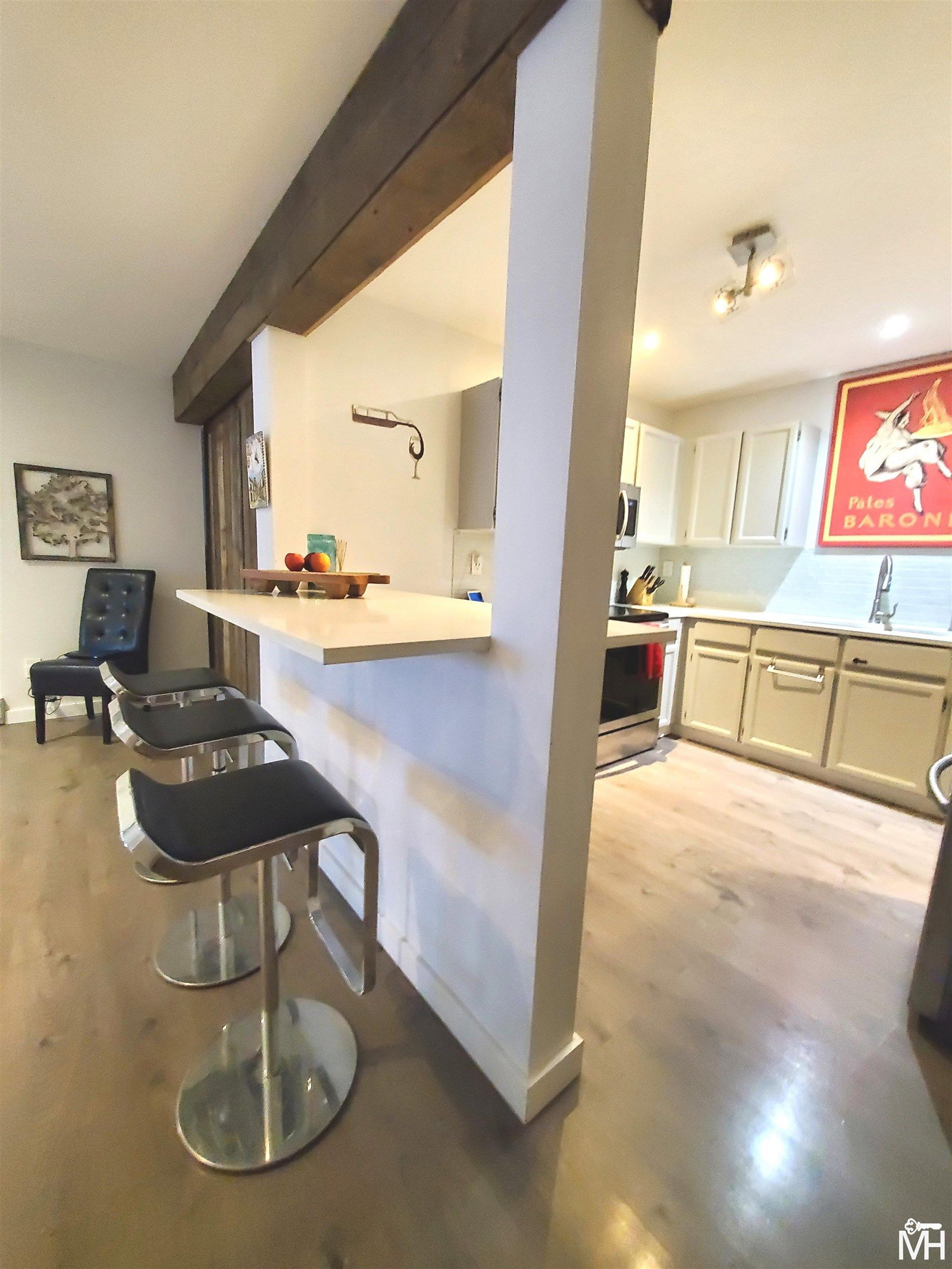 Listing Image 9