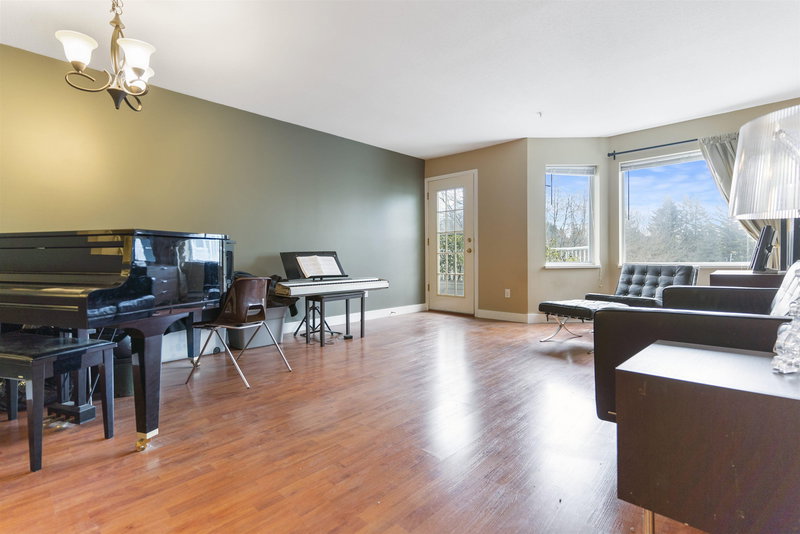 301 - 19236 Ford Road, Pitt Meadows, V3Y 2K1 | Image 2