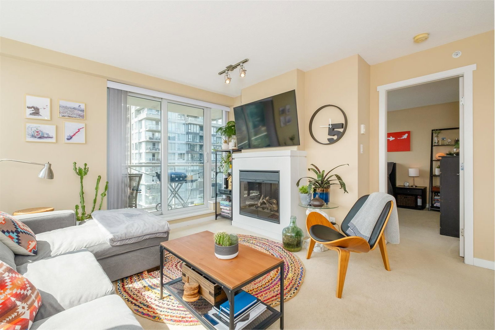Listing Image 5