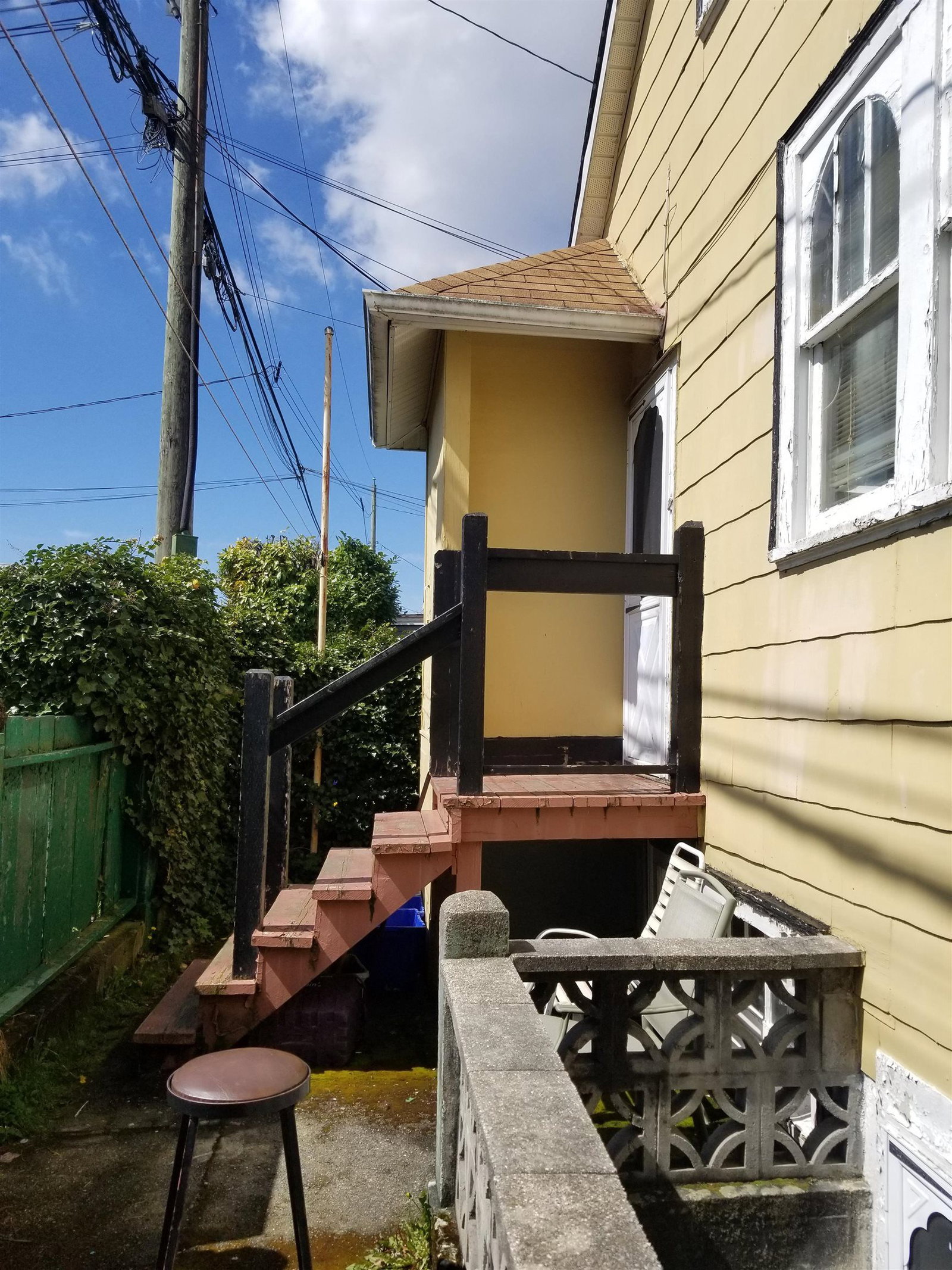 Listing Image 6