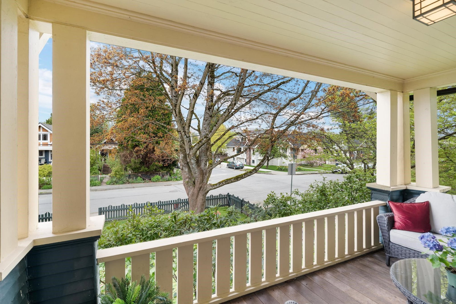 Listing Image 4