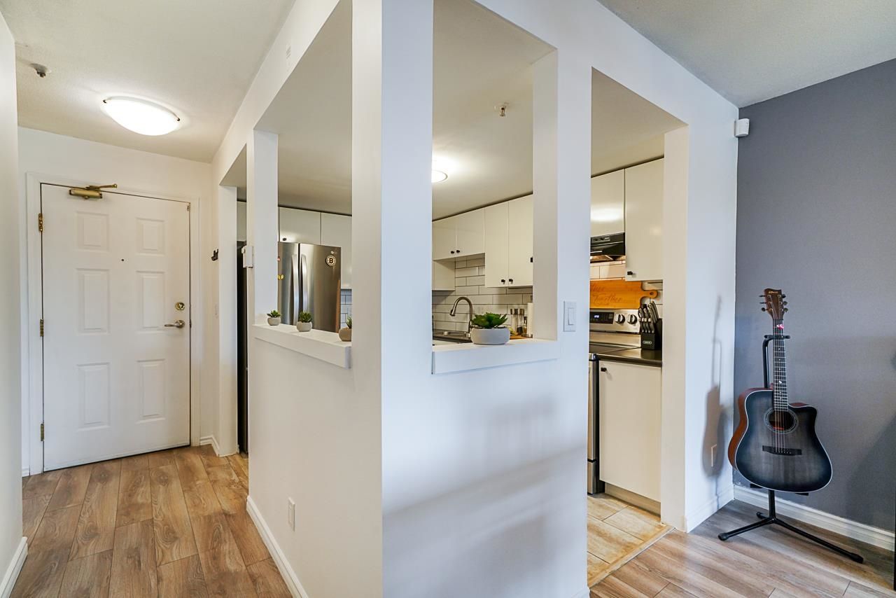 Listing Image 9