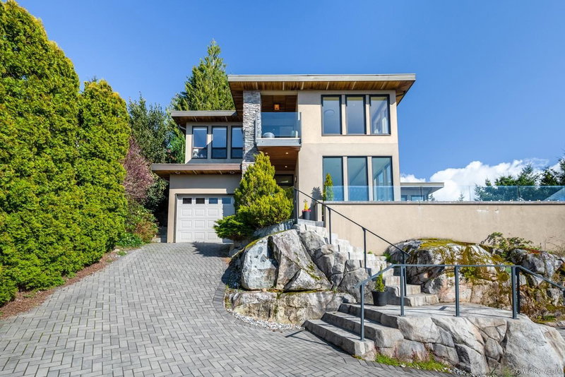 5401 West Vista Court, West Vancouver, V7W 3G8 | Image 2