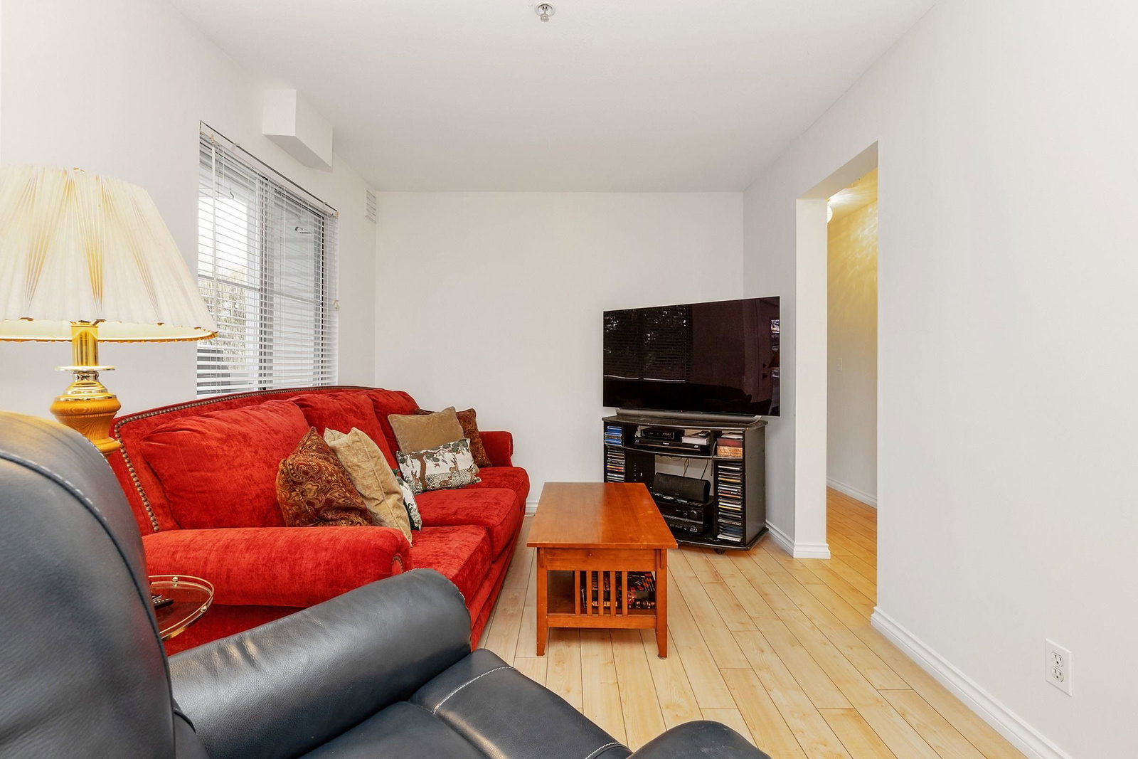 Listing Image 11