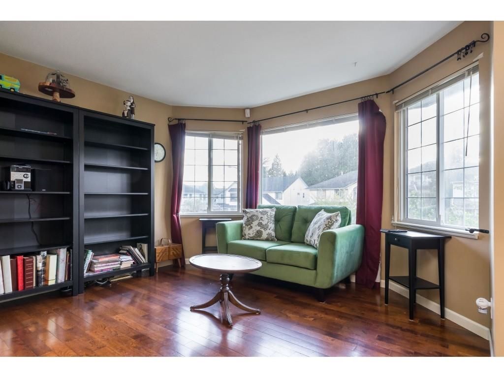Listing Image 8