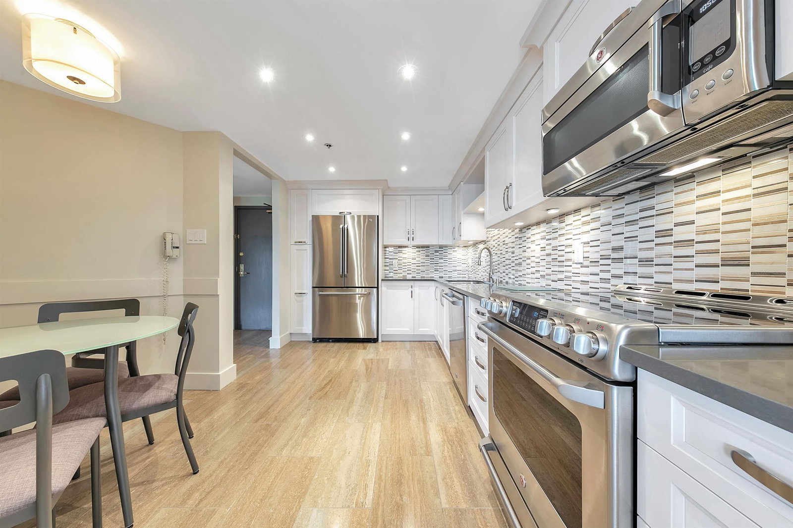 Listing Image 10