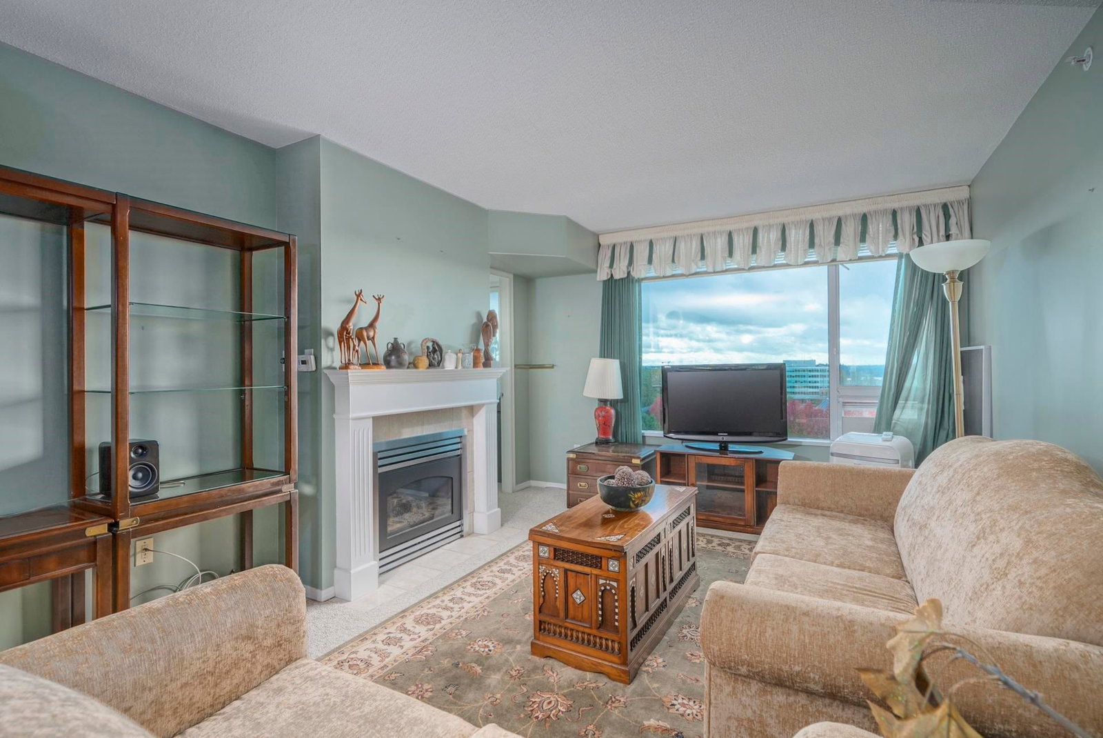 Listing Image 12