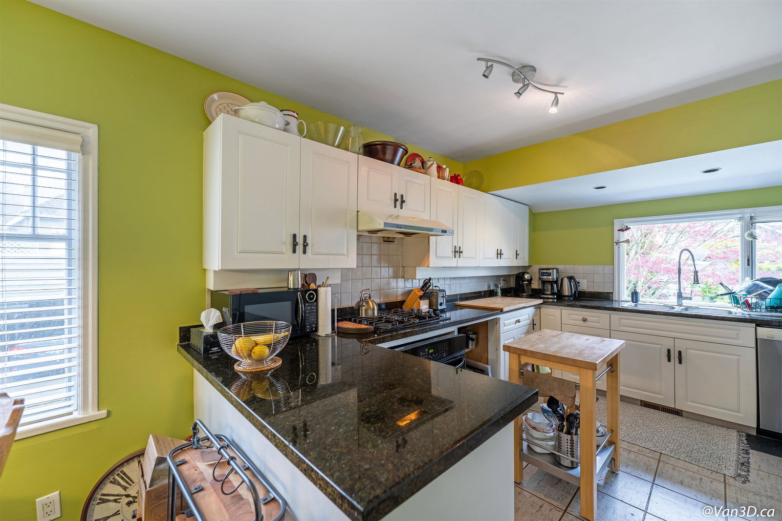 Listing Image 9