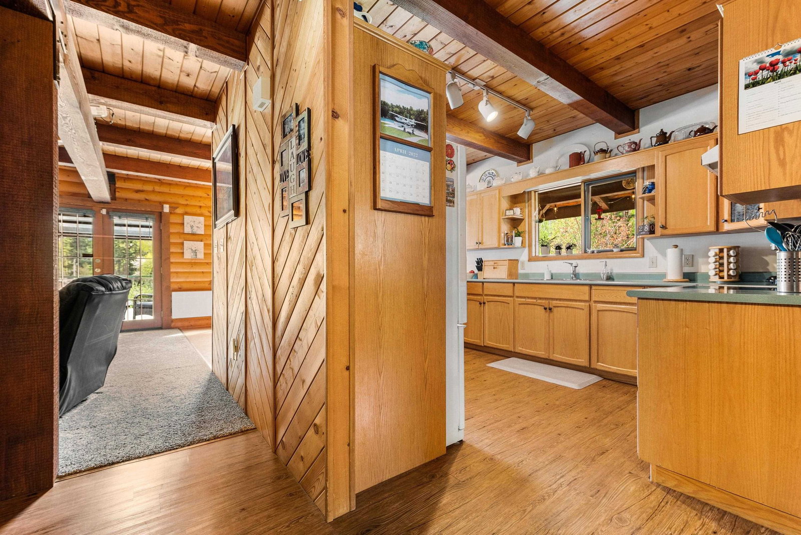 Listing Image 12