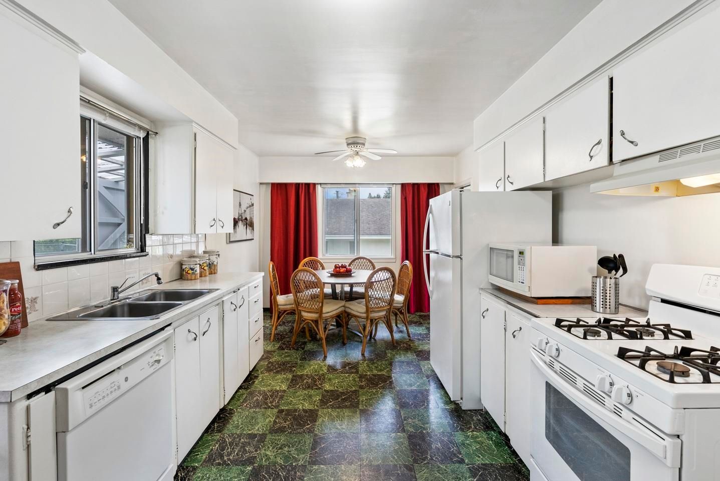 Listing Image 6