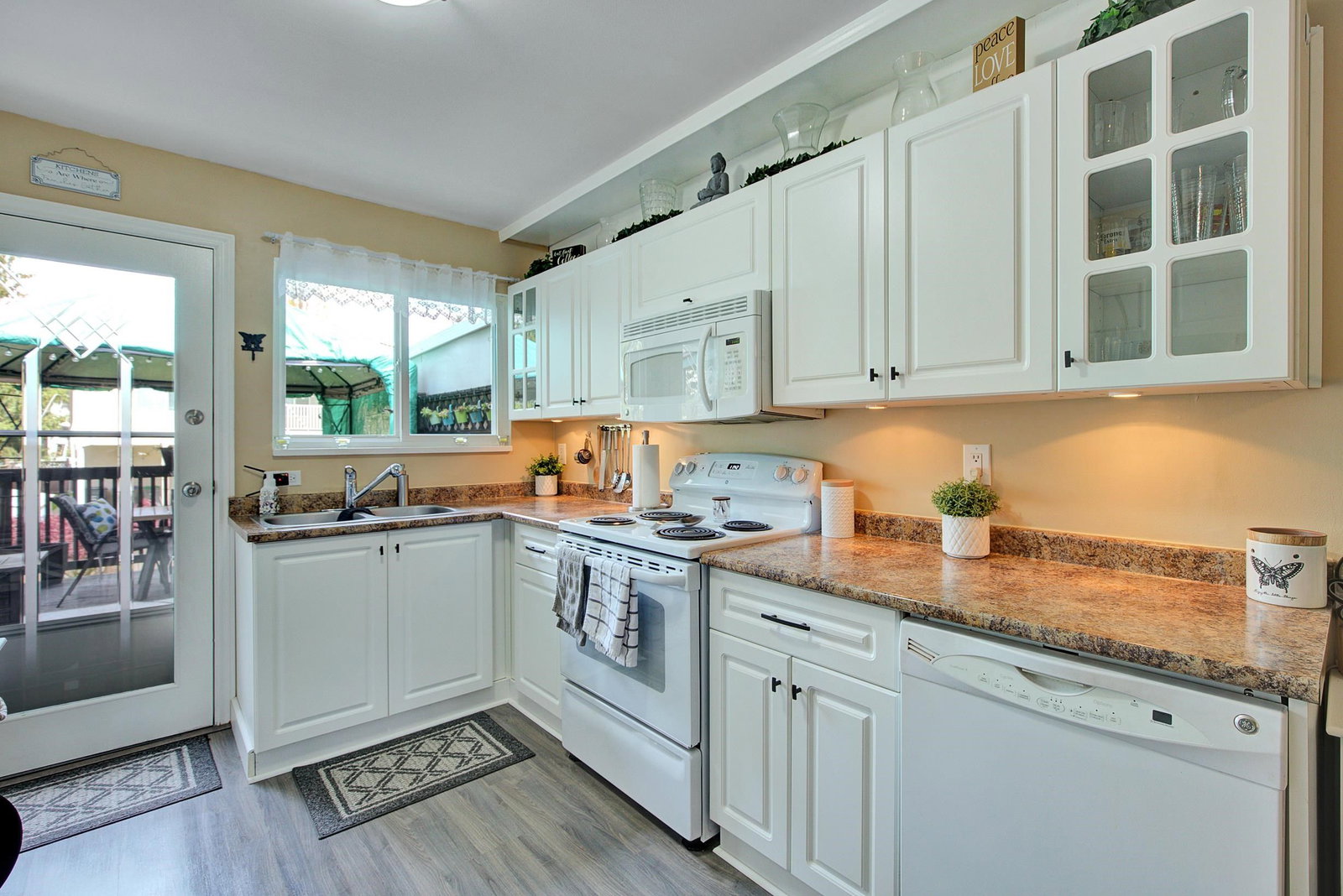 Listing Image 11