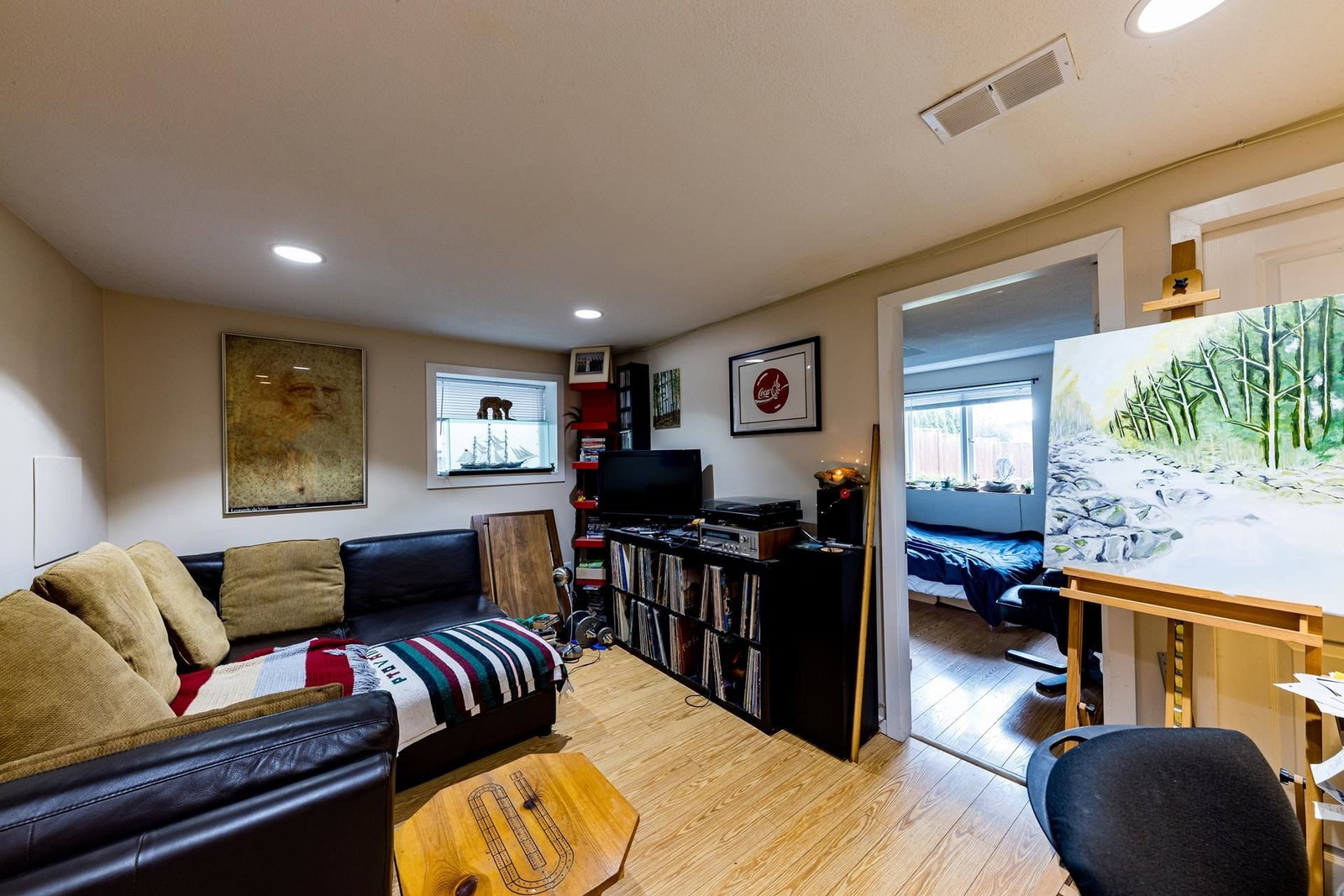 Listing Image 9