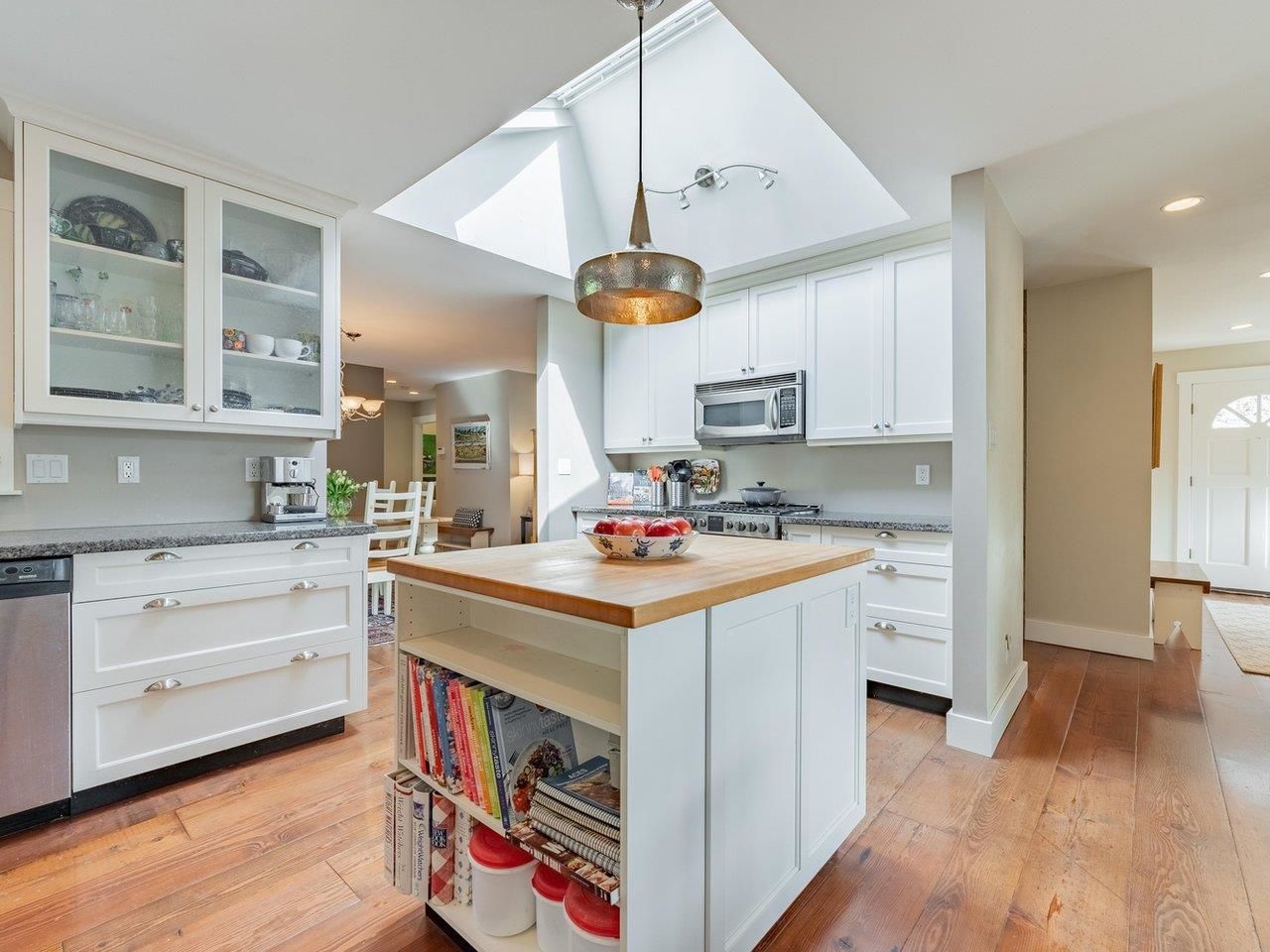 Listing Image 14
