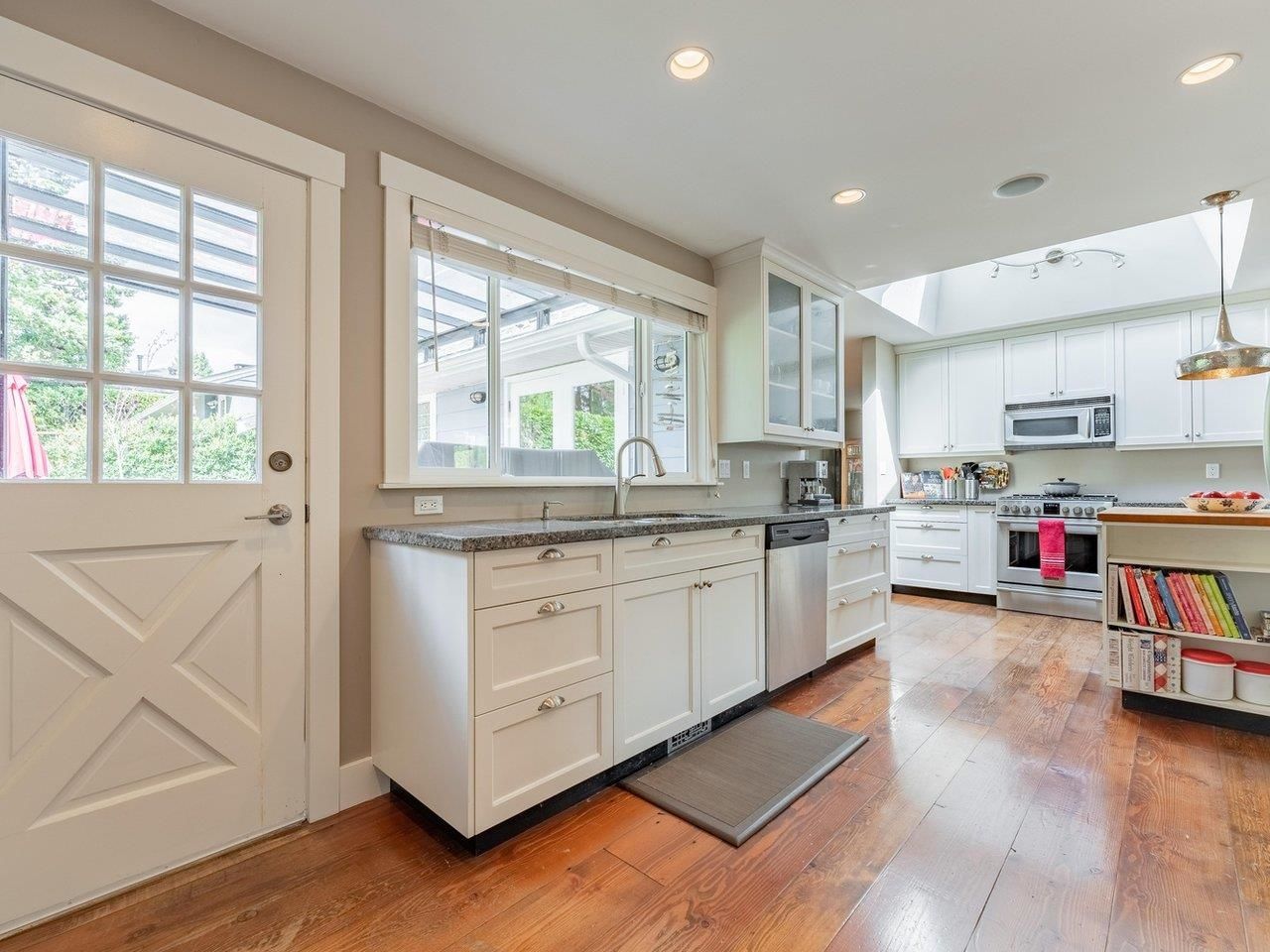Listing Image 19