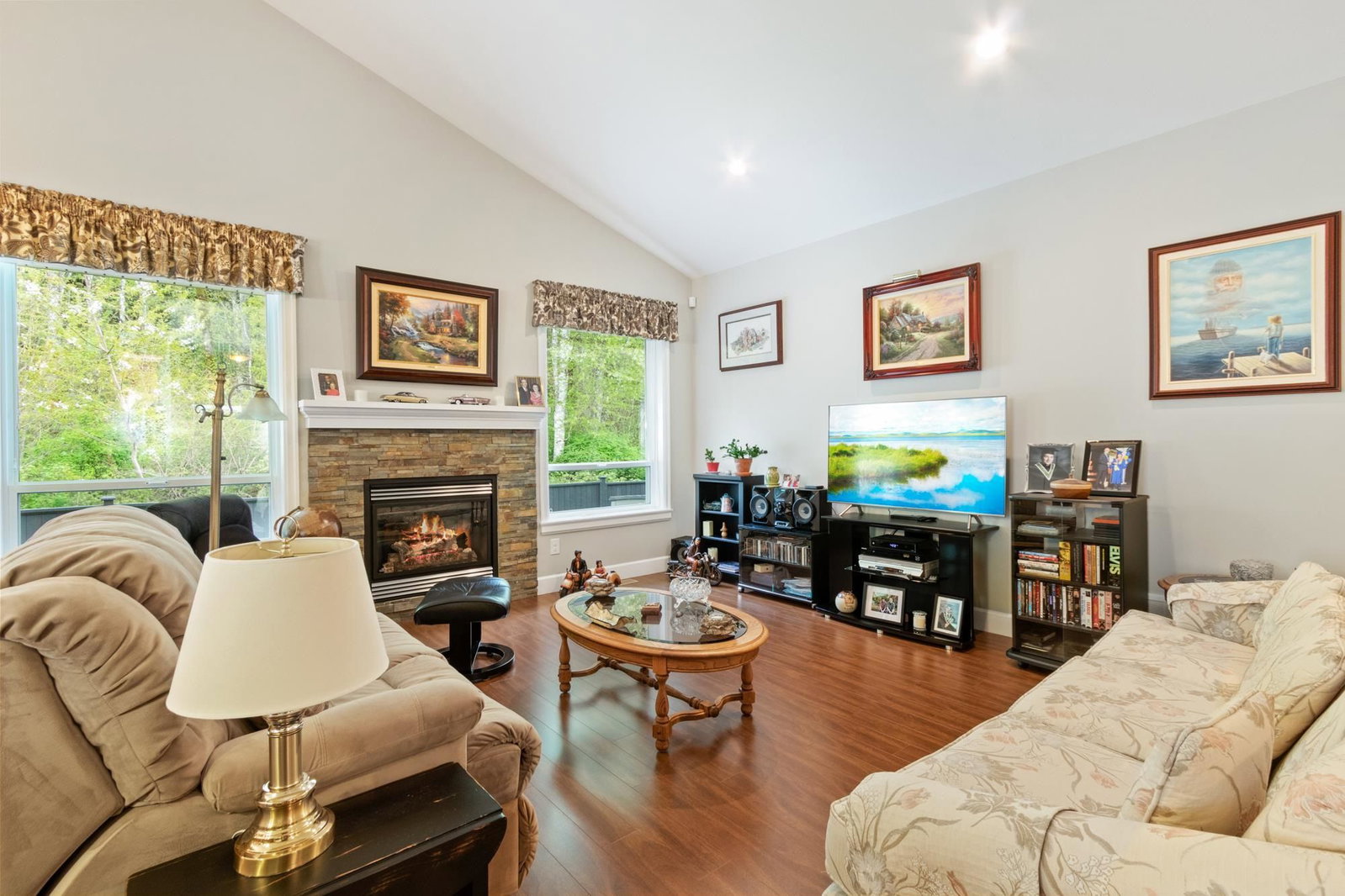 Listing Image 7
