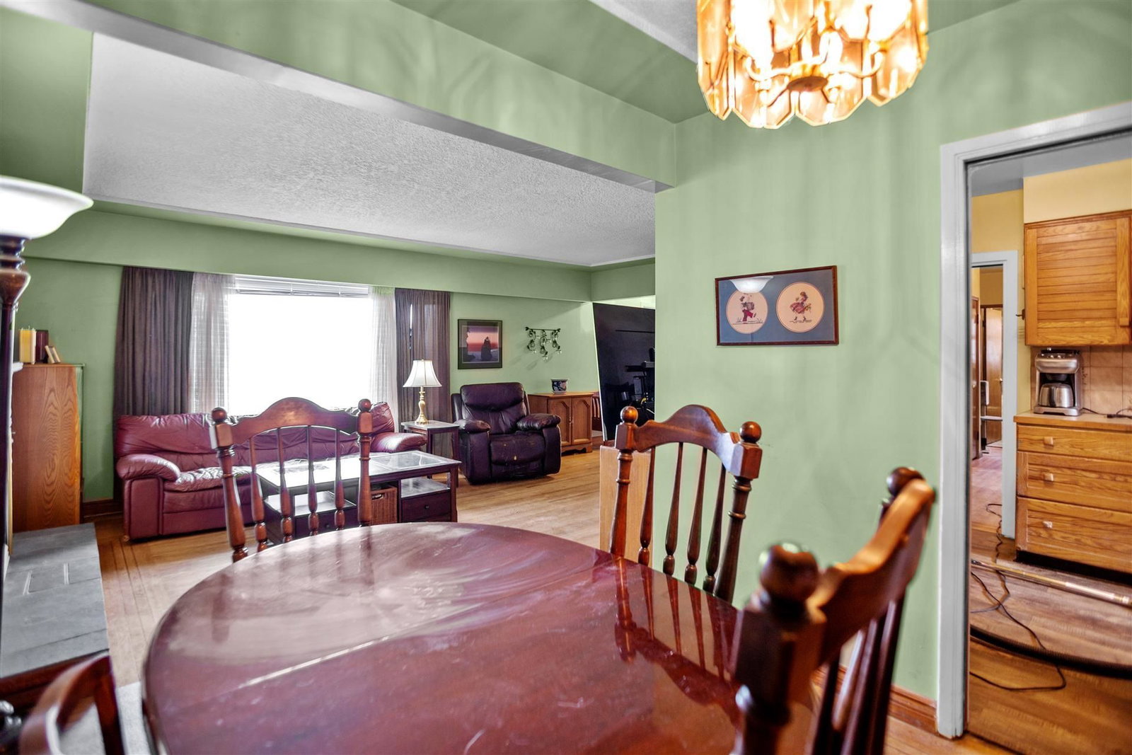 Listing Image 5