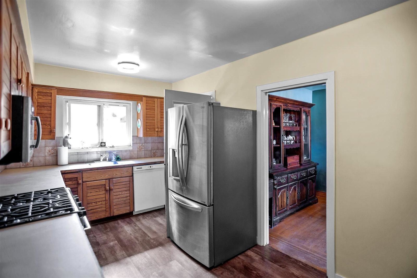 Listing Image 6