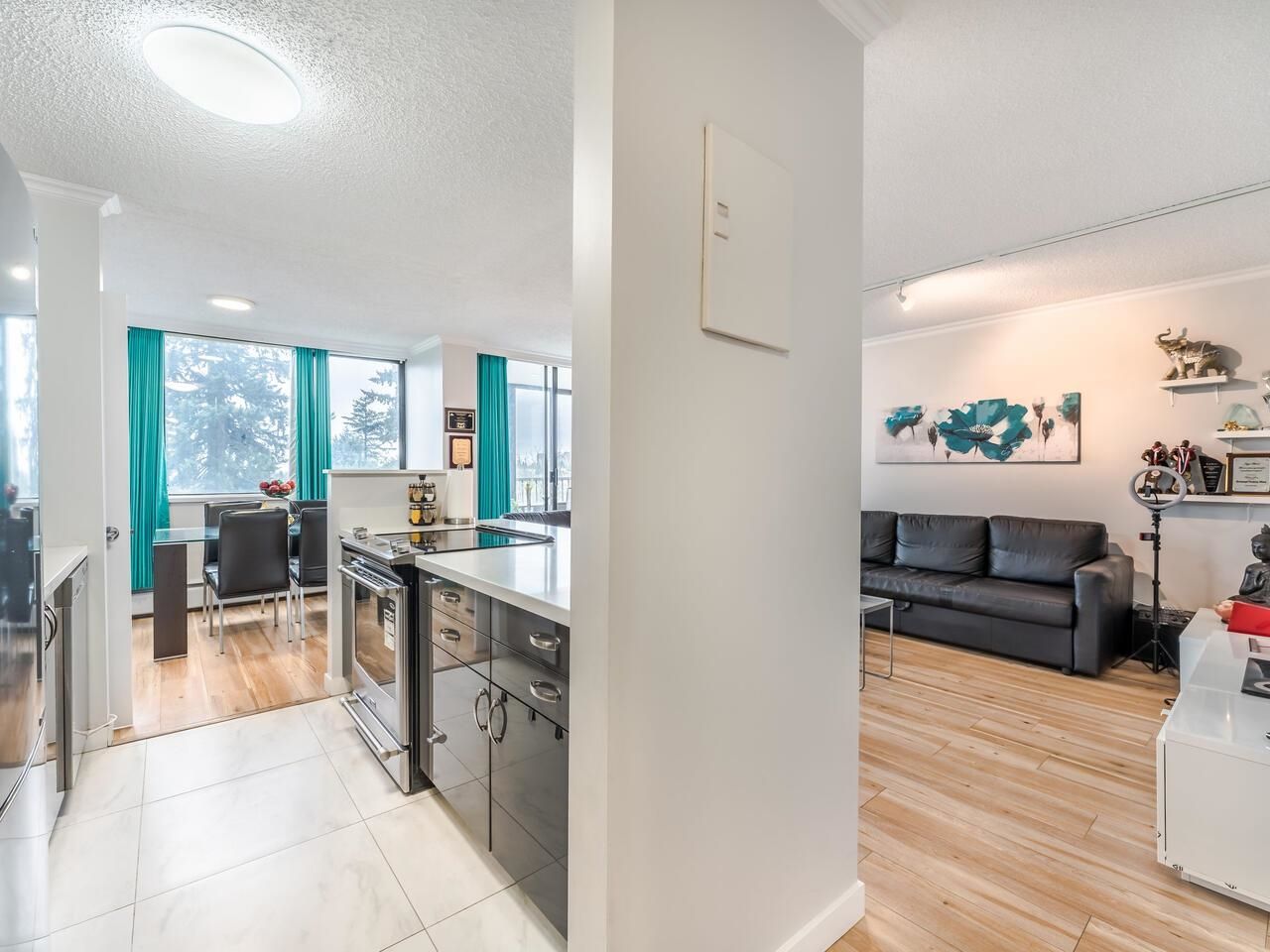 Listing Image 16