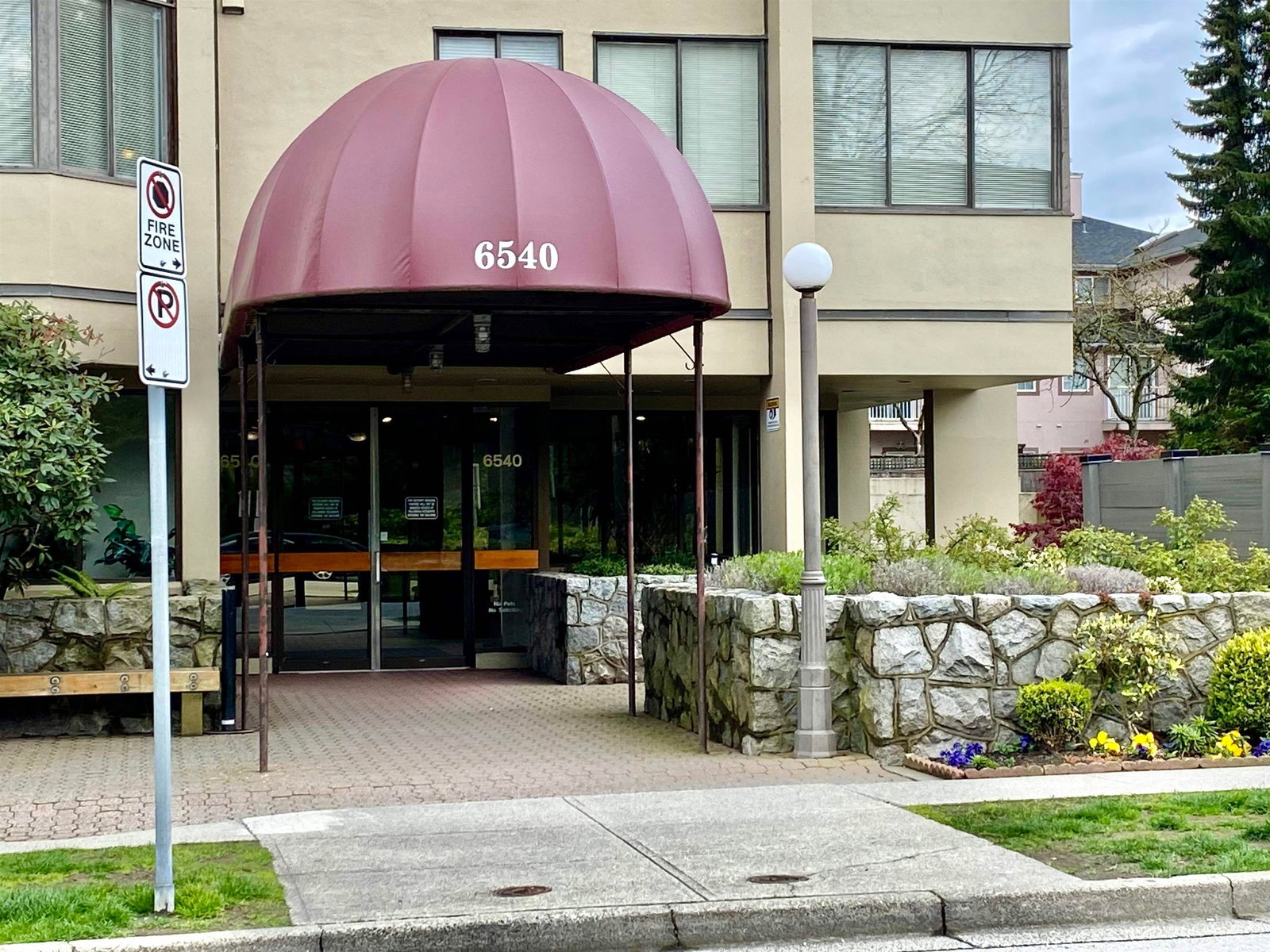 Listing Image 12